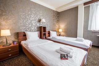 Отель Hotel Diament Vacanza Katowice - Siemianowice Семяновице-Слёнске Стандартный двухместный номер с 2 отдельными кроватями-1